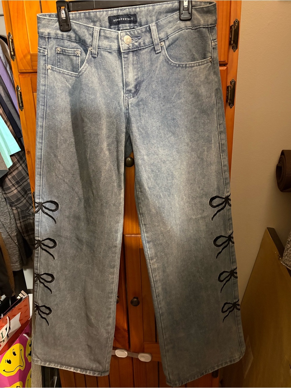 Wide-Leg Jeans